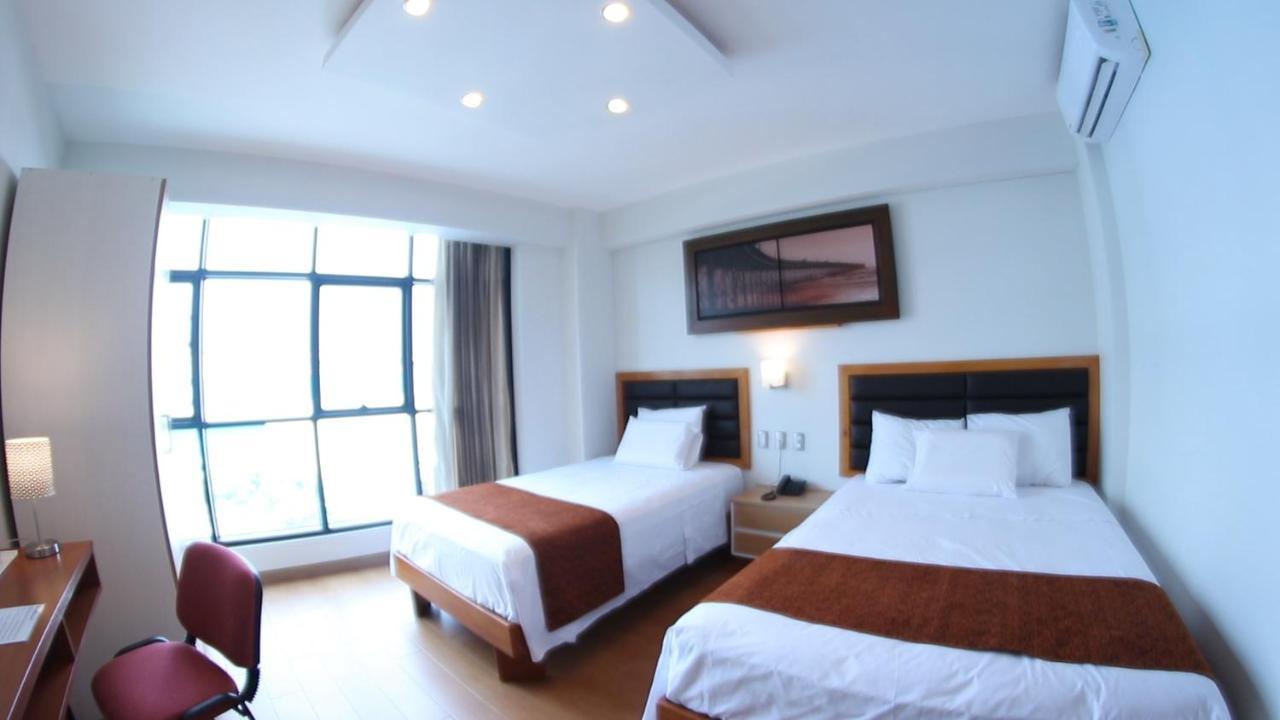 Hotel Ottavis チクラーヨ エクステリア 写真